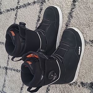 Brand ThirtyTwo Men's Size 11 Snowboarding Boots